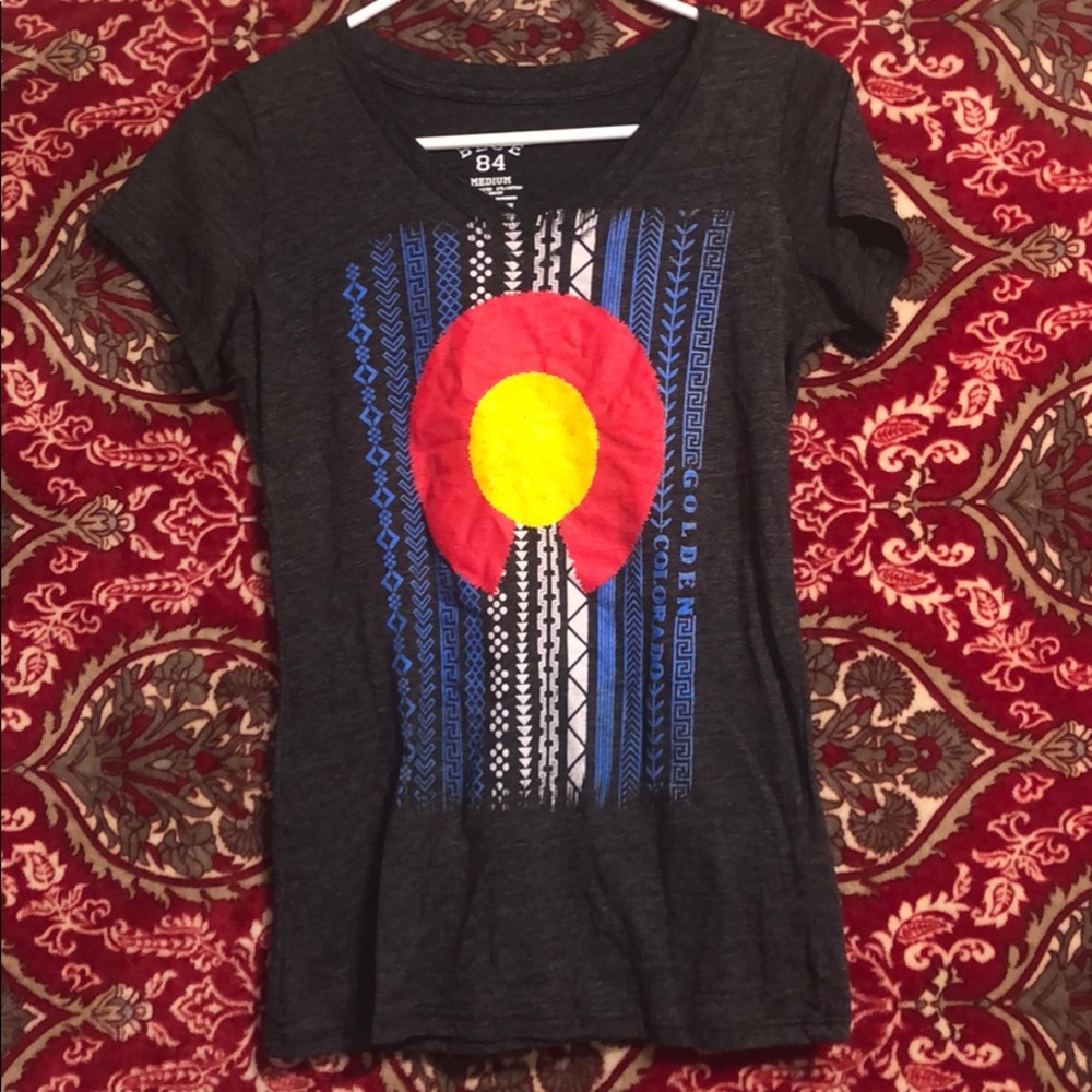 Cute dark grey buckle shirt!